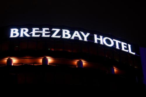 Breezbay Hotel Resort and Spa - Location and Accessibility