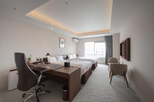 Clayton Bay Hotel - Accommodation Options