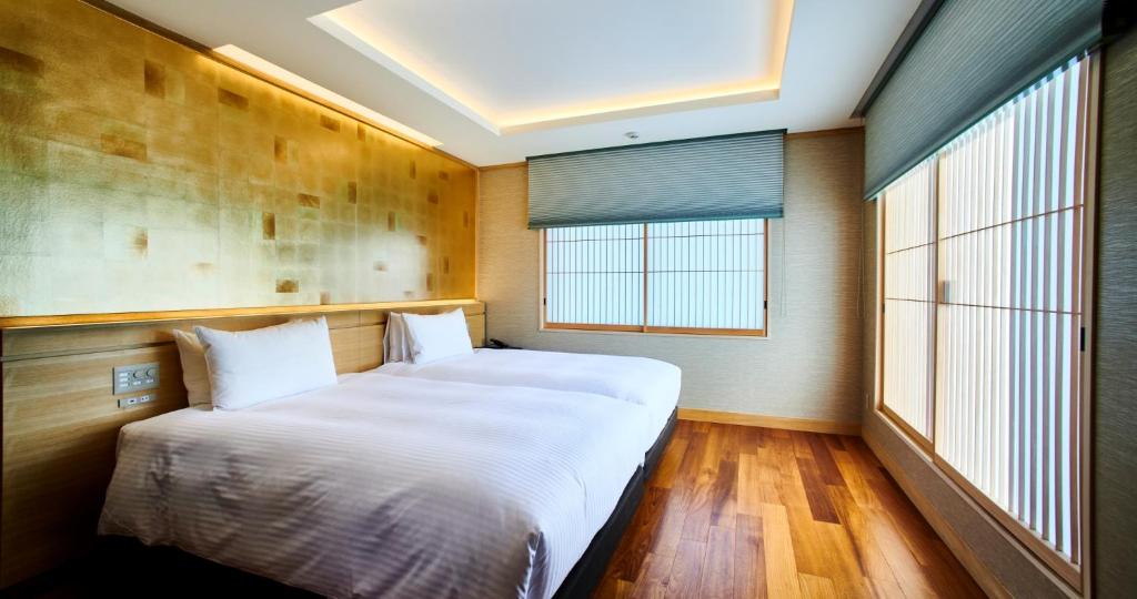 Enoshima Hotel – Enoshima Island Spa Hotel Building – Review