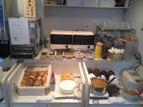 Hamilton Hotel Black - Accommodation and Amenities