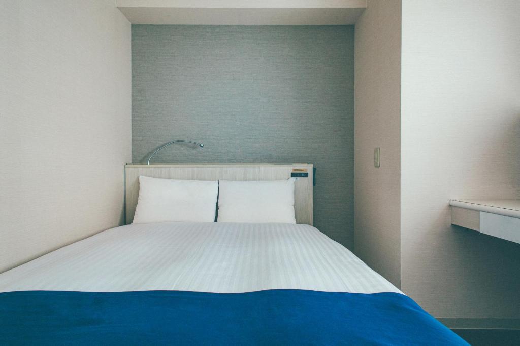 Hamilton Hotel Blue Review