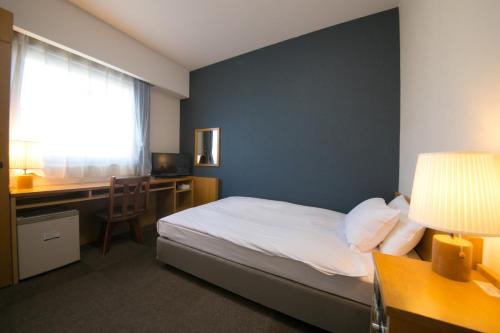 Heiwadai Hotel 5 - Amenities and Services