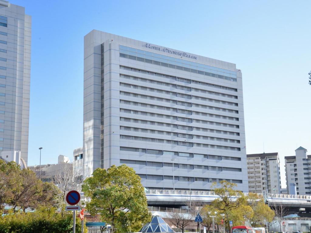Hotel Crown Palais Kobe - Location and Accessibility