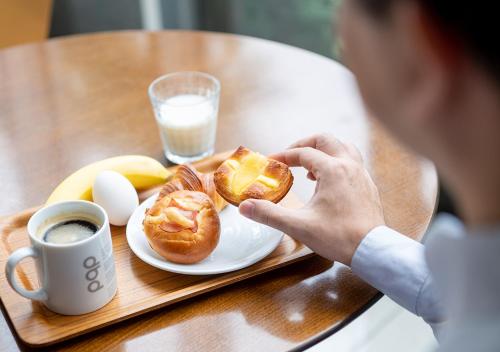 Hotel Day by Day - Location Details