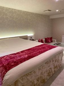 Hotel Regent (Adult Only) - Amenities and Room Features