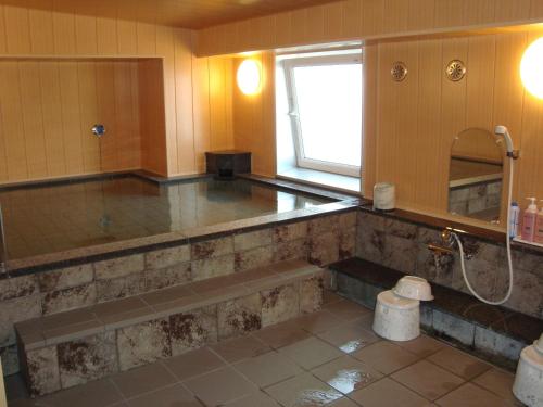 Hotel Route-Inn Gifuhashima Ekimae - Amenities and Services
