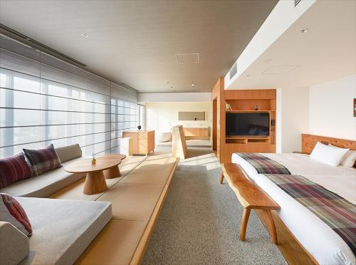 HOTEL STRATA NAHA - Amenities and Facilities