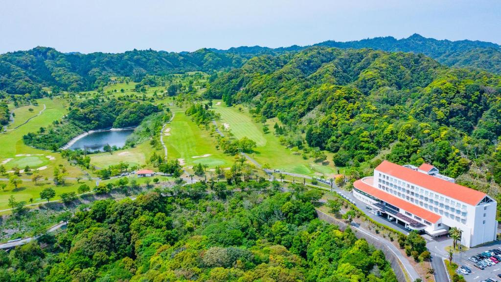 Staying in Kamogawa? Here’s Our Top 9 Hotel Picks