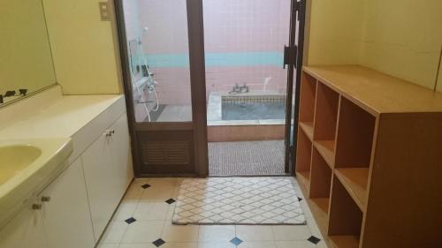 Kouan at Lake Motosu - Good To Know