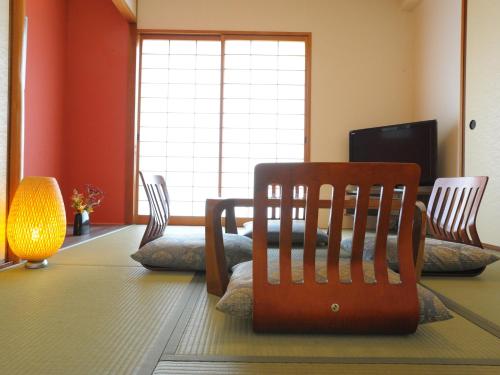 Maple Arima - Accommodation and Amenities