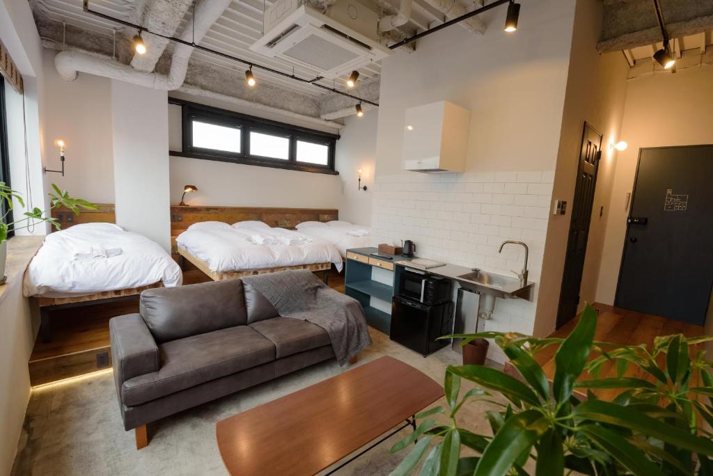 Mizuka Imaizumi 1 - Unmanned Hotel - - Guest Ratings and Reviews