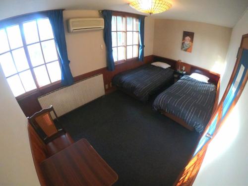 Monkey Rider - Hotel Overview