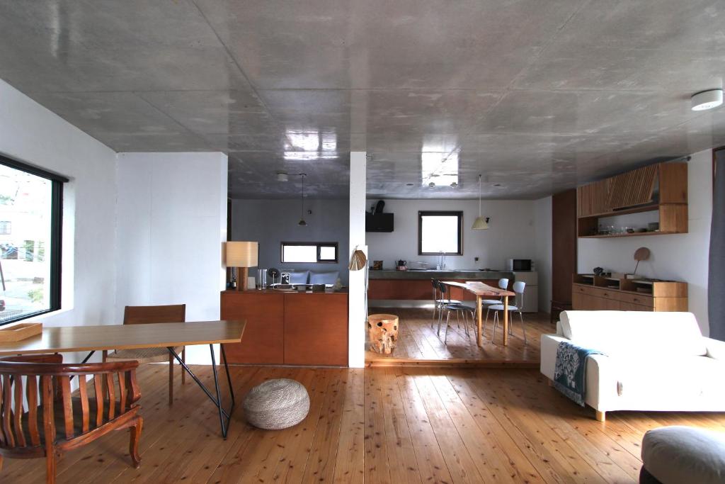 On the SAME HOTEL-ALL Suite- - Guest Reviews and Ratings