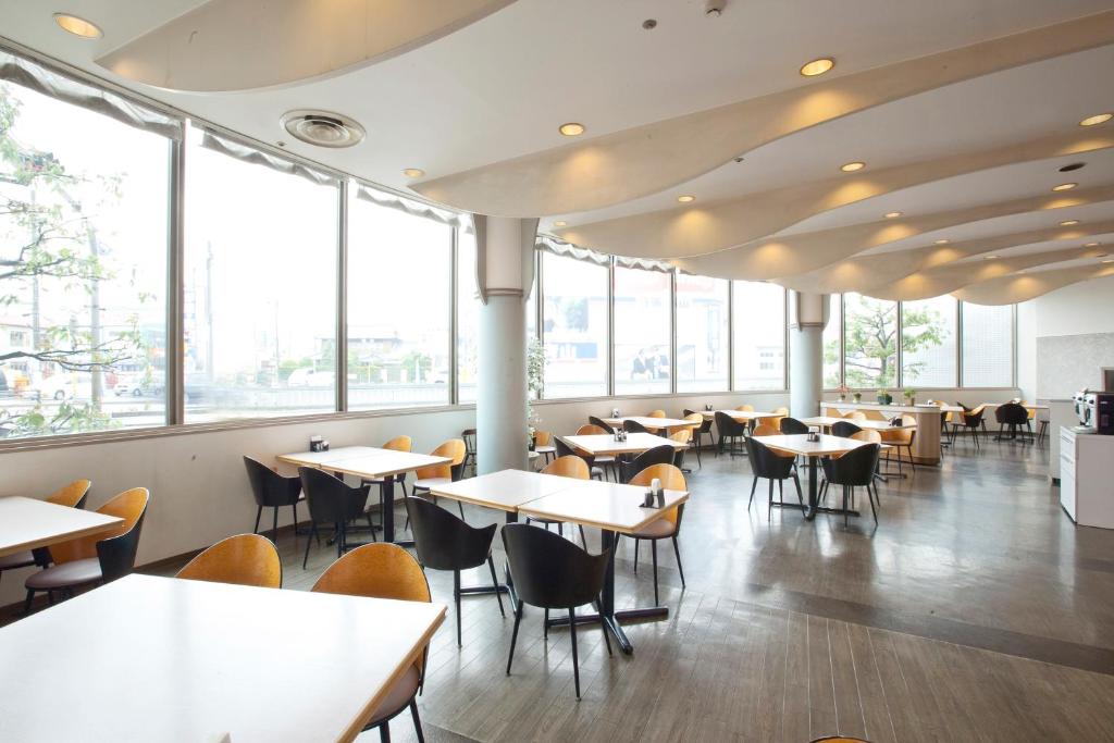 Oustat Kokusai Hotel Tajimi - Location and Landmarks