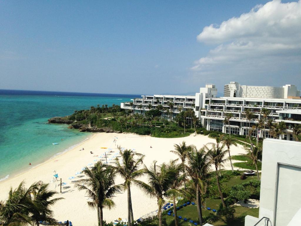 Palace In Moon Beach Review