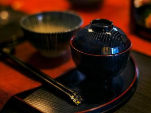 Samurai House - Amenities and Services