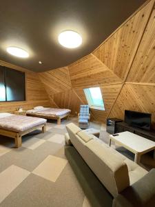 Takahira Base - Accommodation and Rooms