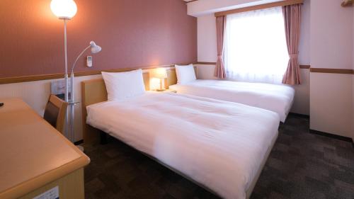 Toyoko Inn Himeji Station Shinkansen South Entrance - Accommodation and Amenities