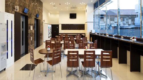 Toyoko Inn Nagareyama-Otakanomori Station Front - Hotel Overview and Location