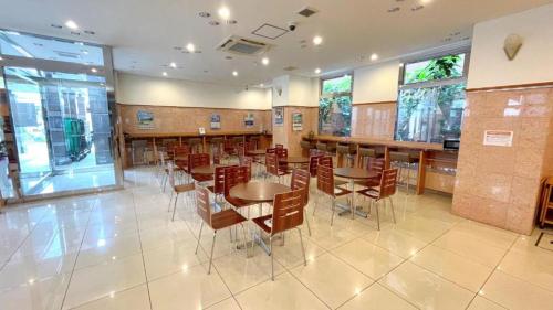Toyoko Inn Yokohama Shinkoyasu Station Front - Comfortable Accommodations