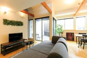 Trive Osu West, Accommodation for up to 12 Guests, Conveniently Located Near the Station, With One Free Parking Space Available - Accommodation Details