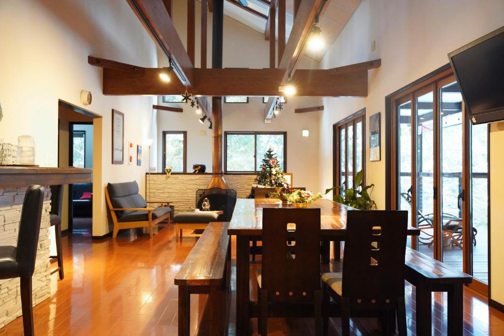Bears Den Mountain Lodge Review