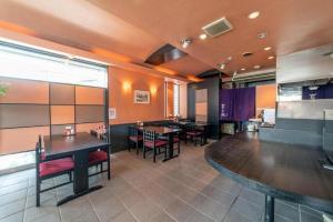 Business Hotel Nishiura Yokkaichi - Amenities and Services