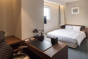 Clayton Bay Hotel - Dining Experiences