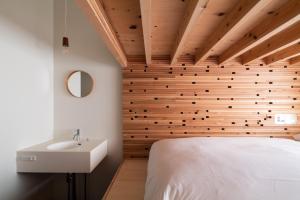 Cup of Tea Ensemble - Hotel Amenities and Facilities