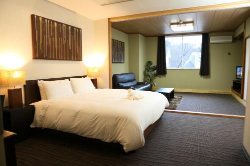 Hakuba Echo Hotel and Apartments - Room Features and Amenities