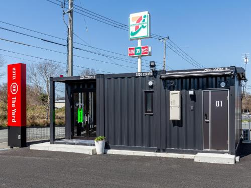 HOTEL R9 The Yard Iizuka - Room Features and Amenities