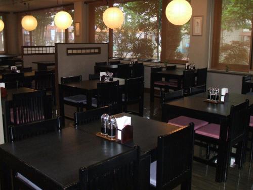 Hotel Route-Inn Kakamigahara - Amenities and Services