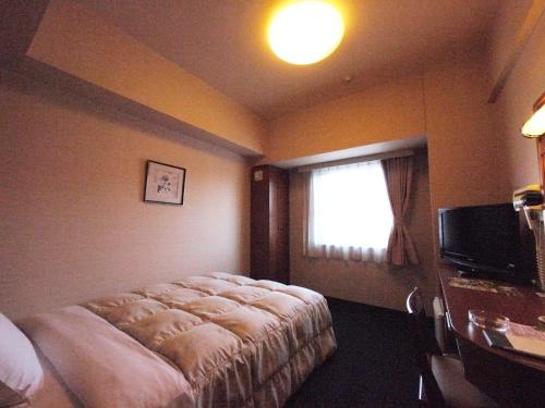 Hotel Route-Inn Suzuka - Convenient Location and Transportation