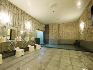 Hotel Route-Inn Tsubamesanjo Ekimae - On-site Dining Options