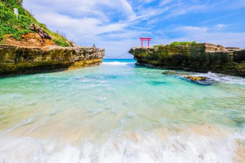 Hotel Sea Shell - Dining Options and Cuisine