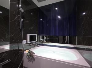 Hotel Seedot Yokohama Tora - Hotel Amenities and Services