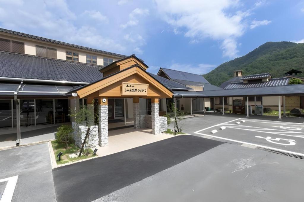 Hotel Silk Onsen Yamabiko - Location and Nearby Attractions