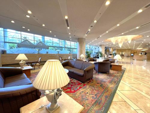 Hotel Springs Makuhari - Spacious Accommodations and Amenities