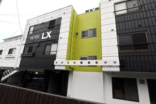 Hotel Square Numazu - Amenities and Services