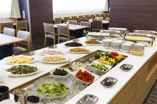 Hotel Sunroute Chiba - Room Types and Features
