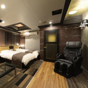 Hotels & Resort Feel - Hotel Overview and Location