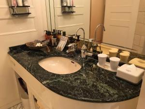 Huddle Acacia Espresso for Adults Only - Accommodation Details