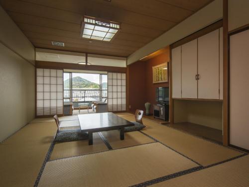 Izu Nagaoka Onsen Hotel Akane - Dining and Breakfast Options