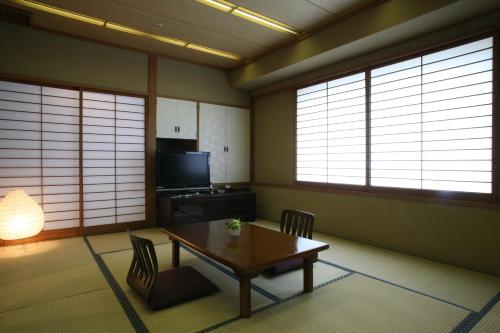 King Ambassador Hotel Kumagaya - Staff and Service