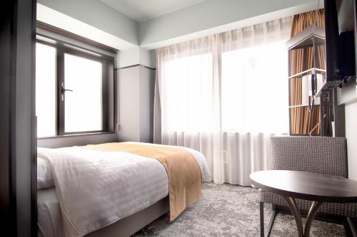 Kobe Plaza Hotel West - Room Types and Amenities
