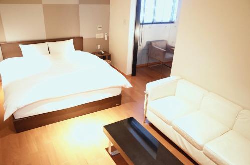 LUXe Hotel Review: A Comfortable Stay - Room Amenities and Features