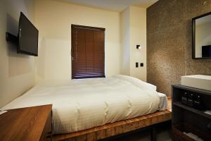 Mizuka Imaizumi 4 - Unmanned Hotel - - Frequently Asked Questions