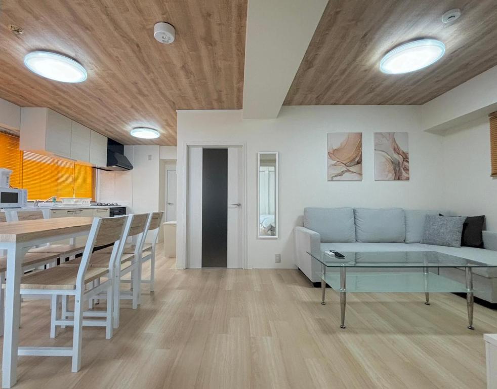 Neighbors Hotel Jūnikai - Room Features and Amenities