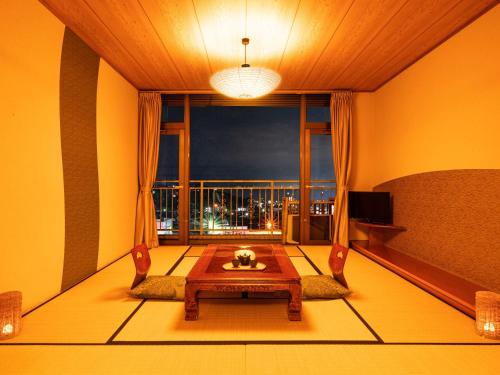 Ooedo Onsen Monogatari Premium Hotel Fugetsu - Amenities and Services