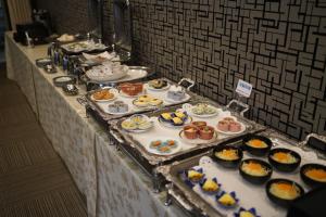 Royal Hotel Uohachi - Dining and Lounging